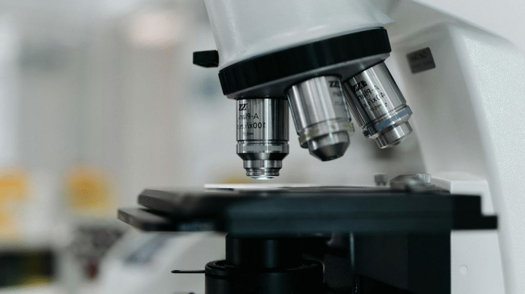 Mикроскоп за лабораторно изследване – детайлна диагностика